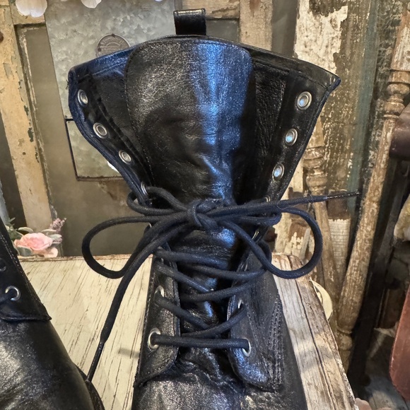 FRYE BOOT | LACE UP | COMBAT TYLER MOTO | BLK LEATHER SILVER METALLIC | VERONICA - Picture 10 of 15